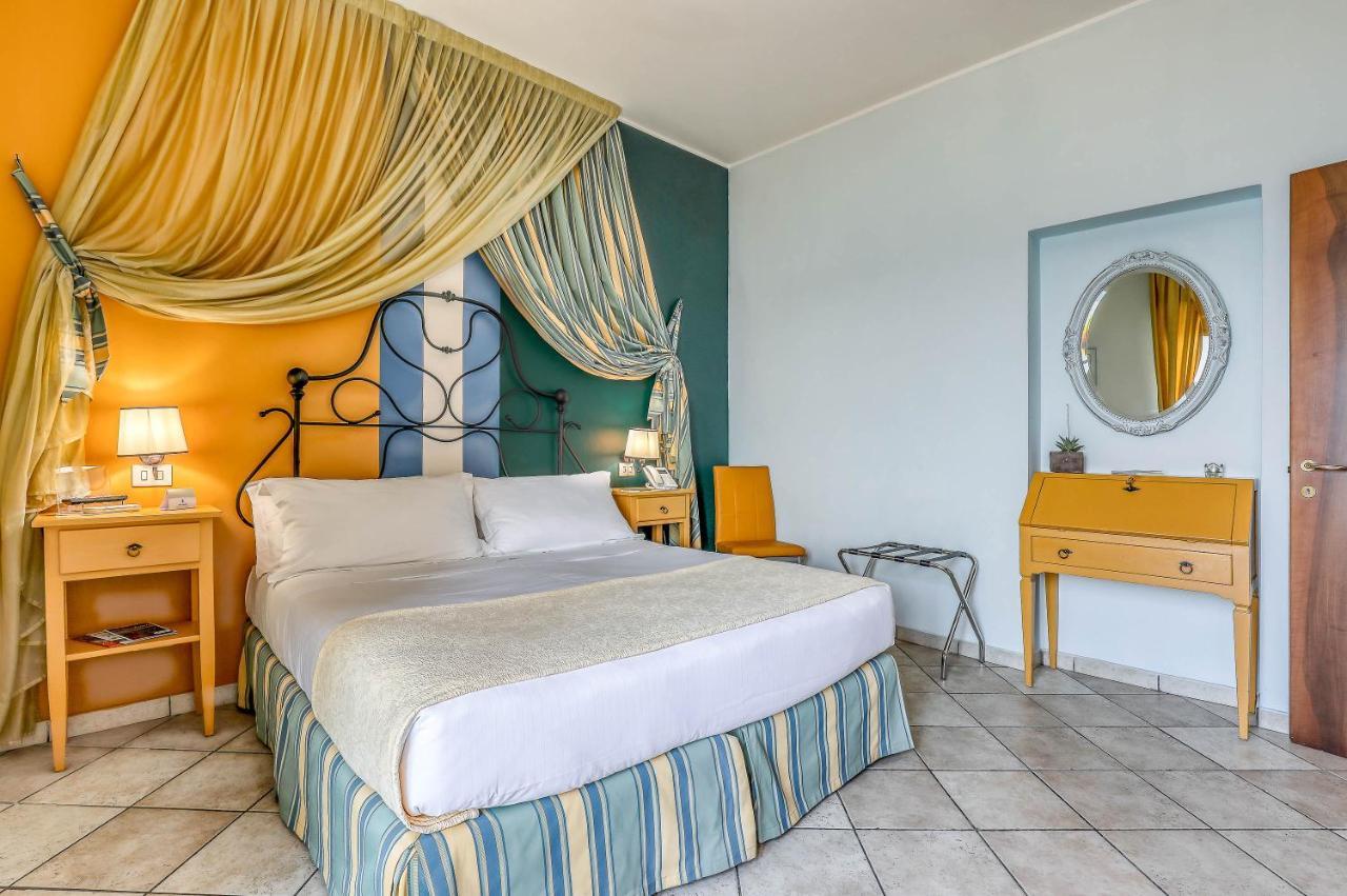 Hotel Albatros Varigotti Exterior foto