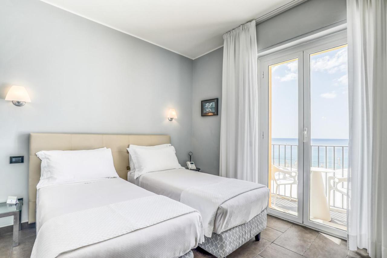 Hotel Albatros Varigotti Exterior foto